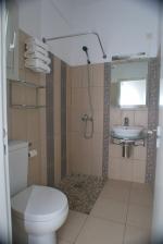 Double bed room bathroom